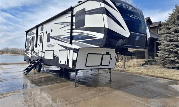2019 KEYSTONE RV CO FUZION 369