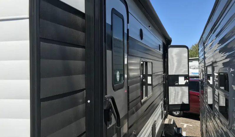 2023 GRAND DESIGN TRANSCEND XPLOR 231RK & 2017 Dodge Ram full