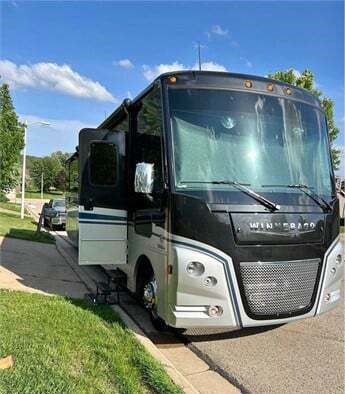 2022 WINNEBAGO ADVENTURER 35F
