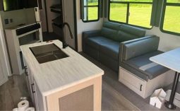 2023 FOREST RIVER WILDWOOD HERITAGE GLEN 353BED full