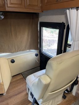 2006 Winnebago Tour – 40FD – Custom Bunk House full