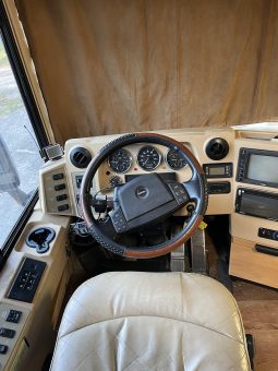2006 Winnebago Tour – 40FD – Custom Bunk House full