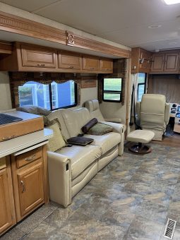 2006 Winnebago Tour – 40FD – Custom Bunk House full