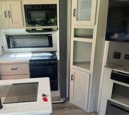 2023 FOREST RIVER WILDWOOD HERITAGE GLEN 353BED full