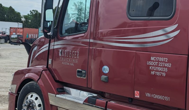 2016 Volvo VNL42T730 full