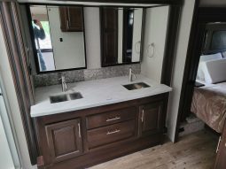 2020 JAYCO NORTH POINT 381DLQS full