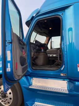 2017 Freightliner Cascadia 125 full