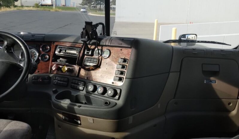 2015 Freightliner Cascadia 125 full