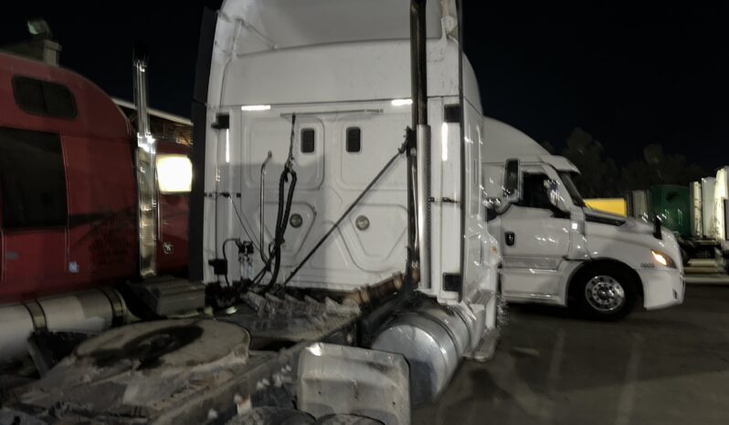 2014 Freightliner Cascadia 125 full