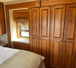 2006 MONACO CAYMAN 37PBD full