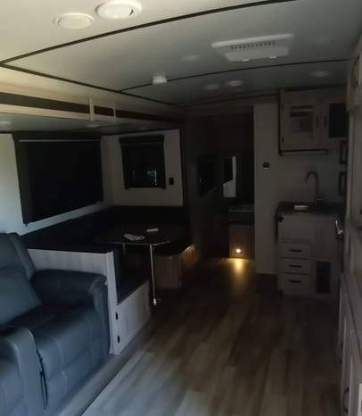 2022 Coachman Spirit Ultra Lite full