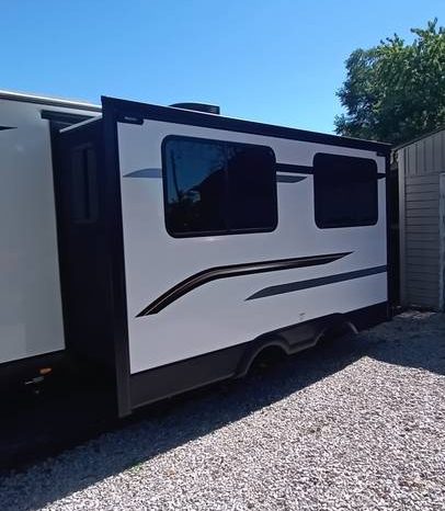2022 Coachman Spirit Ultra Lite full