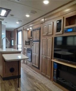 2018 FOREST RIVER FLAGSTAFF CLASSIC SUPER LITE 827FLS full