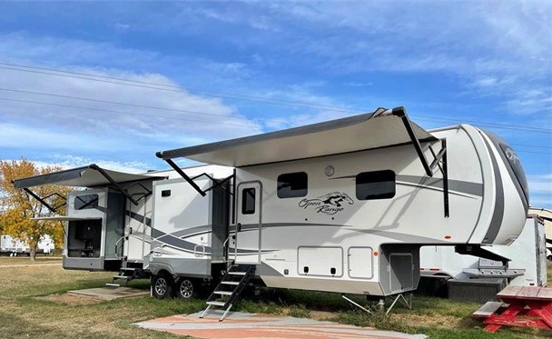 2021 HIGHLAND RIDGE OPEN RANGE 427BHS
