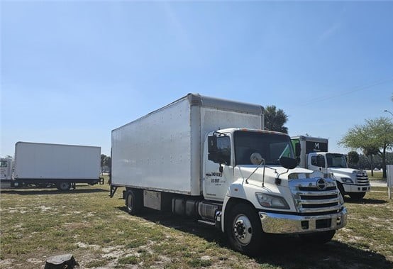 2013 HINO 338