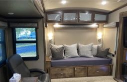 2018 FOREST RIVER CEDAR CREEK CHAMPAGNE 38EL full