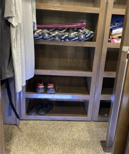 2018 FOREST RIVER CEDAR CREEK CHAMPAGNE 38EL full