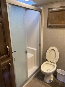 2018 FOREST RIVER CEDAR CREEK CHAMPAGNE 38EL full