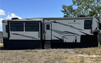 2020 KEYSTONE RV CO MONTANA HIGH COUNTRY 330RL