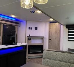 2021 FOREST RIVER CHEROKEE ALPHA WOLF 33BH-L full