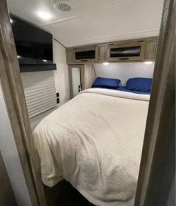 2021 FOREST RIVER CHEROKEE ALPHA WOLF 33BH-L full