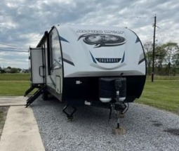 2021 FOREST RIVER CHEROKEE ALPHA WOLF 33BH-L full