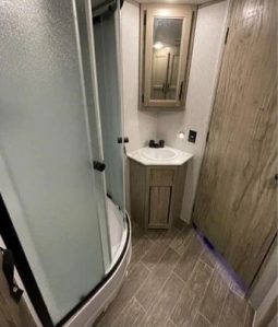 2021 FOREST RIVER CHEROKEE ALPHA WOLF 33BH-L full