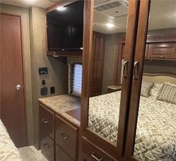 2016 THOR MOTOR COACH HURRICANE 35C full