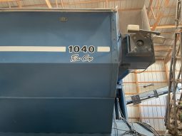 1995 Kinze 1040 Row Crop Cart full