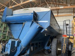 1995 Kinze 1040 Row Crop Cart full