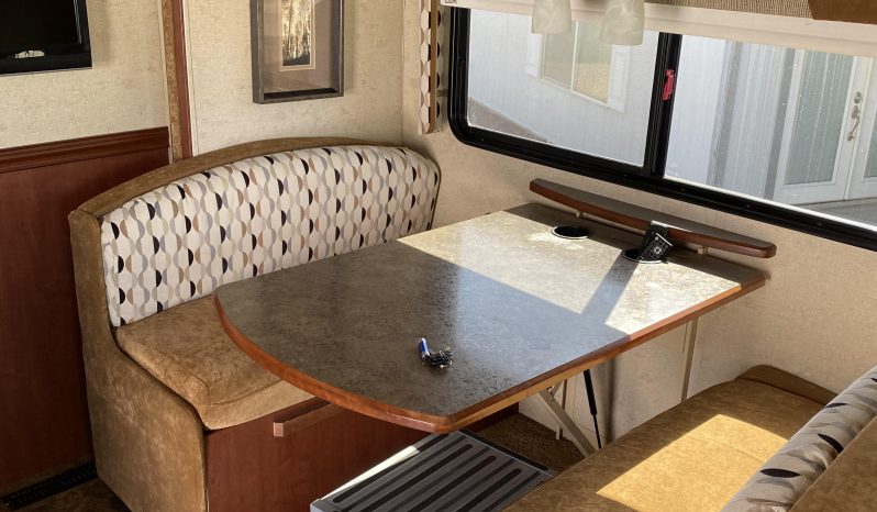 2014 Winnebago Vista full