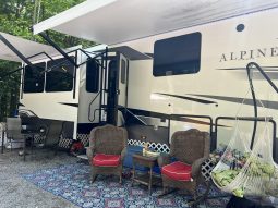 2022 Keystone Alpine full