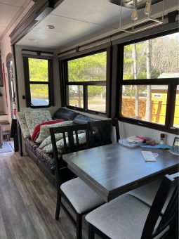 2022 Keystone Alpine full