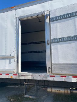 2017 Freightliner  26′ Refrigerated Bed full