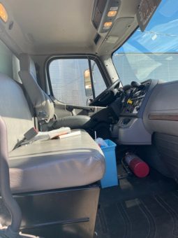 2017 Freightliner  26′ Refrigerated Bed full
