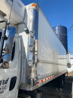 2017 Freightliner  26′ Refrigerated Bed full