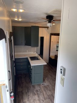 2011 Montana Mountaineer 38’ full