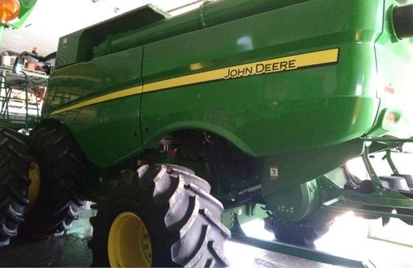 2015 JOHN DEERE S680