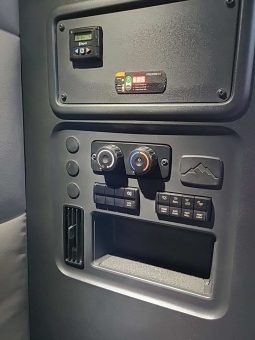 2019 Freightliner Cascadia 126 full
