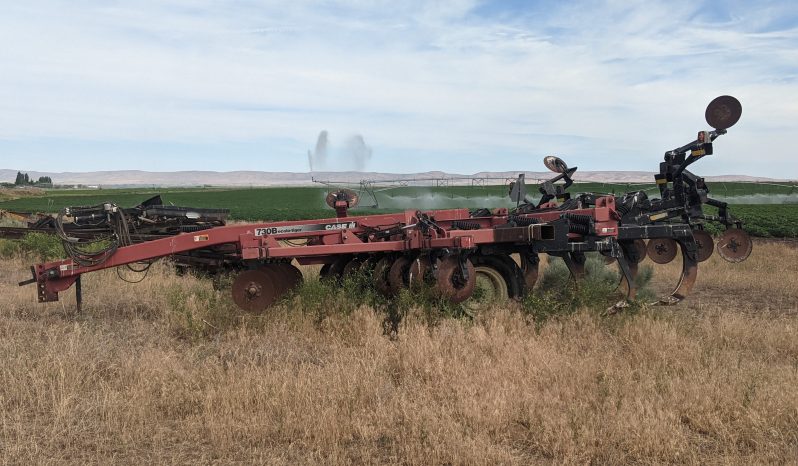 2006 JOHN DEERE 9520 & Case IH 730b full