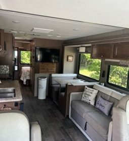 2019 WINNEBAGO INTENT 30R full