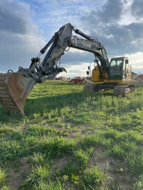 2021 John Deere 245G