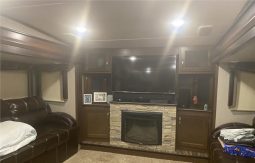 2017 KEYSTONE RV CO MONTANA HIGH COUNTRY 375FL full