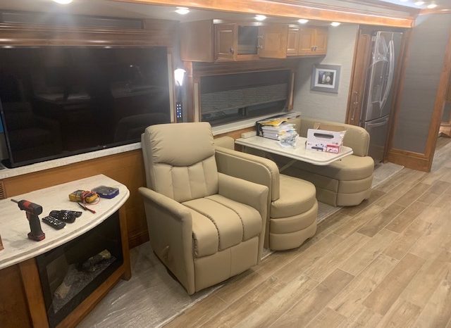 2021 Tiffin Phaeton IH full