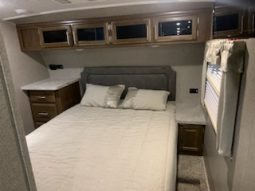 2019 FOREST RIVER FLAGSTAFF SUPER LITE 529MBS full