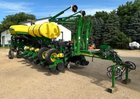 2011 John Deere 1770NT 16 row 30