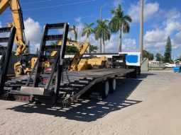 2007 Mitsubishi FM 330 with, 2022 Hooper Equipment Trailer, 22.5 Ton, Gooseneck and 2006 PJ Dump Hurricane Clean Up Trailer, 10 Ton, Gooseneck. full