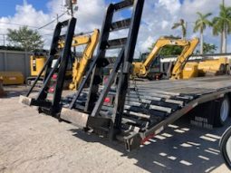 2007 Mitsubishi FM 330 with, 2022 Hooper Equipment Trailer, 22.5 Ton, Gooseneck and 2006 PJ Dump Hurricane Clean Up Trailer, 10 Ton, Gooseneck. full