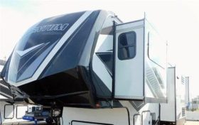 2019 GRAND DESIGN MOMENTUM 376TH