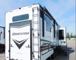 2019 GRAND DESIGN MOMENTUM 376TH full